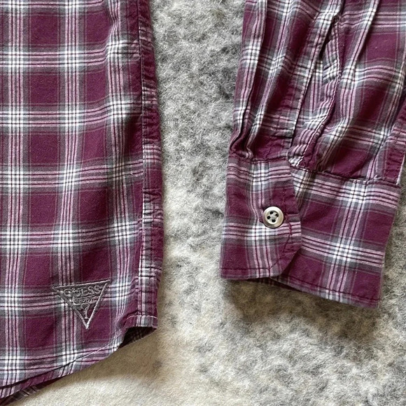 🔥4/$20 Guess Plaid Button Down - Picture 5 of 10